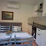 Family-Friendly Apartments With Swimming Pool Mundanije, Rab - 5076 Mundanije
