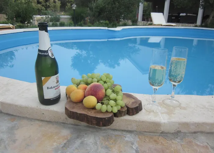 Family-Friendly Apartments With Swimming Pool Mundanije, Rab - 5076 * Mundanije