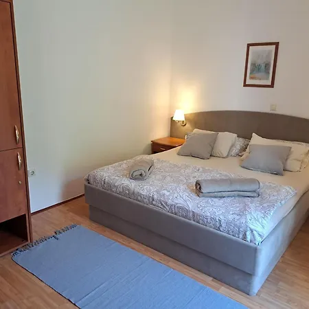 Apartment Family-friendly With Swimming Pool Mundanije, Rab - 5076 *
